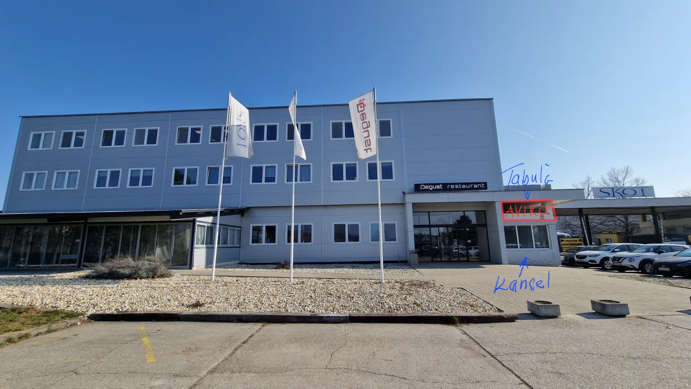 Budova kancelárie AVIRO na adrese Za dráhou 21 v Pezinku
